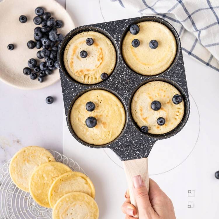 Patelnia z powłoką Marmurkową 4 sekcje czarna Jajek Placuszków KLAUSBERG