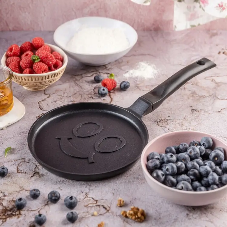 Klausberg KB-7971 – patelnia naleśnikowa Ø18 cm UŚMIECH, non-stick indukcja