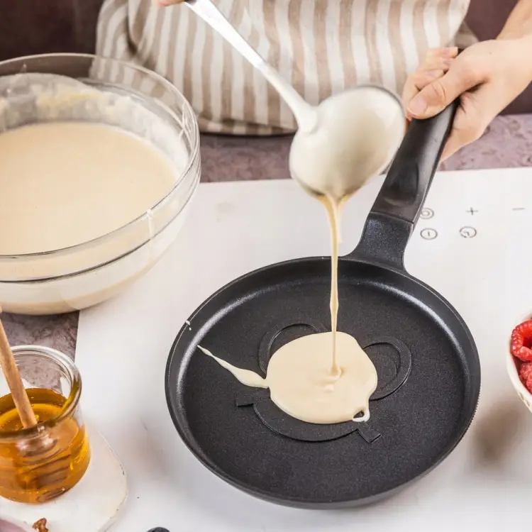 Klausberg KB-7971 – patelnia naleśnikowa Ø18 cm UŚMIECH, non-stick indukcja